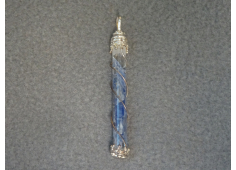 Kyaniet met zilver