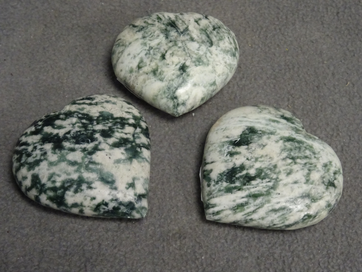 smaragd in matrix hart