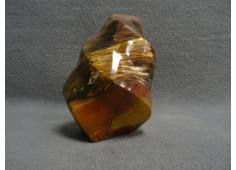 versteend hout vlam