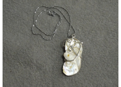 Mother of Pearl met ketting